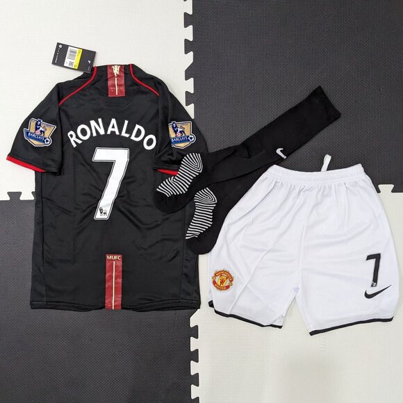 Ronaldo #7 2007/08 Manchester United Away Retro Youth Kit - Picture 2 of 13